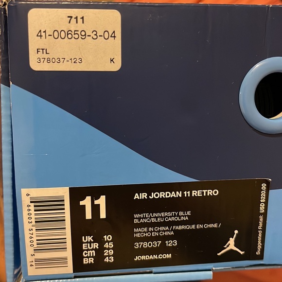 Air Jordan 11 Retro - Picture 7 of 7